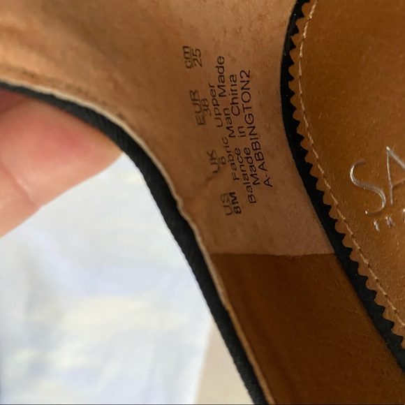 Franco Sarto Tapestry ankle strap pumps.  Size 8, 3.5”heels. Perfect condition - Picture 10 of 10